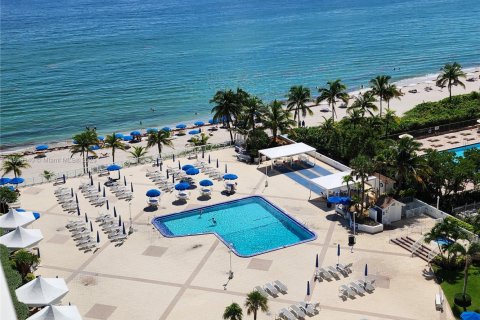 Copropriété à louer à Hallandale Beach, Floride: 1 chambre, 68.38 m2 № 1946885 - photo 2