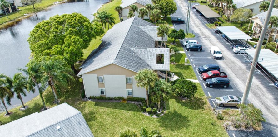 Condo in Stuart, Florida, 2 bedrooms  № 1036147