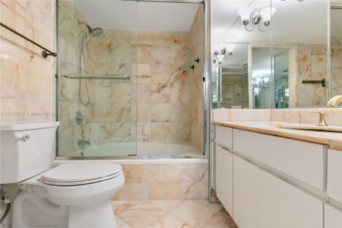 Condominio en venta en Miami, Florida, 4 dormitorios, 224.08 m2 № 1004210 - foto 29