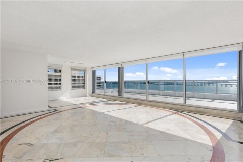 Condominio en venta en Miami, Florida, 4 dormitorios, 224.08 m2 № 1004210 - foto 7