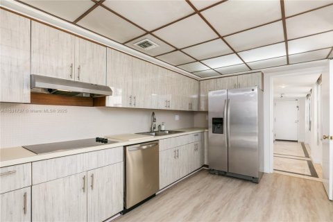 Condominio en venta en Miami, Florida, 4 dormitorios, 224.08 m2 № 1004210 - foto 11