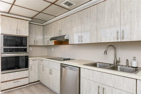 Condominio en venta en Miami, Florida, 4 dormitorios, 224.08 m2 № 1004210 - foto 10