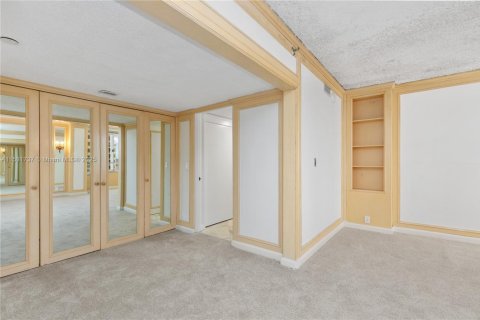 Condominio en venta en Miami, Florida, 4 dormitorios, 224.08 m2 № 1004210 - foto 24