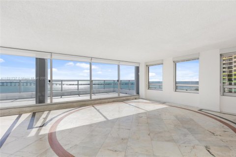 Condominio en venta en Miami, Florida, 4 dormitorios, 224.08 m2 № 1004210 - foto 6