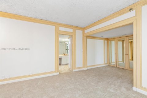 Condominio en venta en Miami, Florida, 4 dormitorios, 224.08 m2 № 1004210 - foto 26