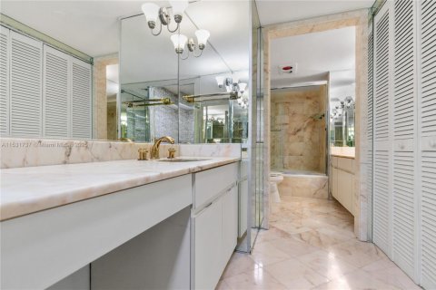 Condominio en venta en Miami, Florida, 4 dormitorios, 224.08 m2 № 1004210 - foto 27