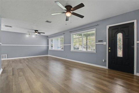 House in Saint Petersburg, Florida 2 bedrooms, 104.52 sq.m. № 2378915 - photo 7