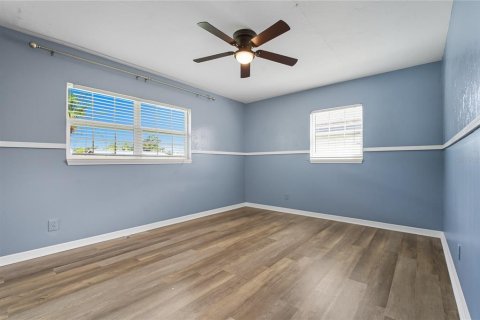 House in Saint Petersburg, Florida 2 bedrooms, 104.52 sq.m. № 2378915 - photo 17