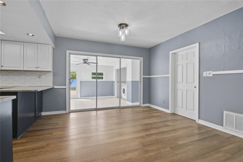 House in Saint Petersburg, Florida 2 bedrooms, 104.52 sq.m. № 2378915 - photo 10