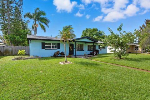 House in Saint Petersburg, Florida 2 bedrooms, 104.52 sq.m. № 2378915 - photo 2