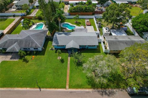 House in Saint Petersburg, Florida 2 bedrooms, 104.52 sq.m. № 2378915 - photo 27