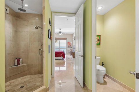 Купить кондоминиум в Лодердейл-бай-те-Си, Флорида 3 комнаты, 116.69м2, № 2262253 - фото 30
