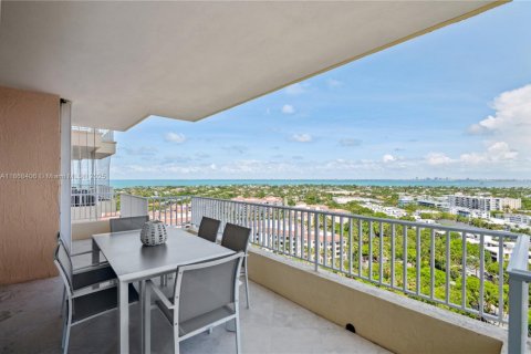 Condo in Key Biscayne, Florida, 2 bedrooms № 1963974 - photo 2