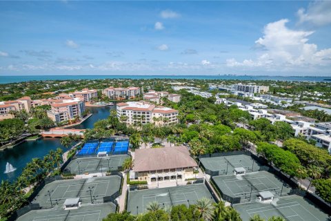 Condo in Key Biscayne, Florida, 2 bedrooms № 1963974 - photo 3