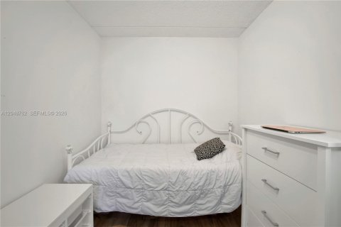Copropriété à vendre à Hialeah, Floride: 1 chambre, 69.58 m2 № 2181084 - photo 14