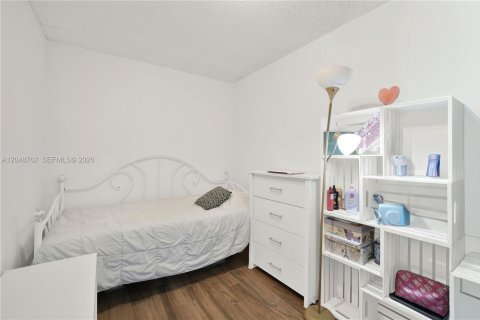 Copropriété à vendre à Hialeah, Floride: 1 chambre, 69.58 m2 № 2181084 - photo 13