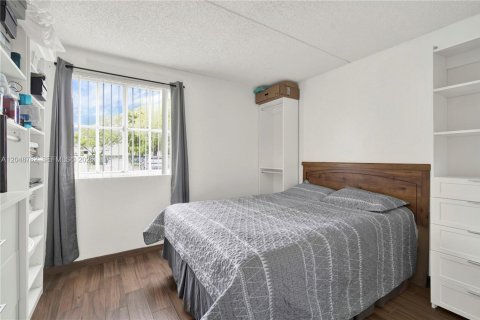 Copropriété à vendre à Hialeah, Floride: 1 chambre, 69.58 m2 № 2181084 - photo 11