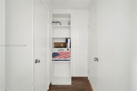 Copropriété à vendre à Hialeah, Floride: 1 chambre, 69.58 m2 № 2181084 - photo 10
