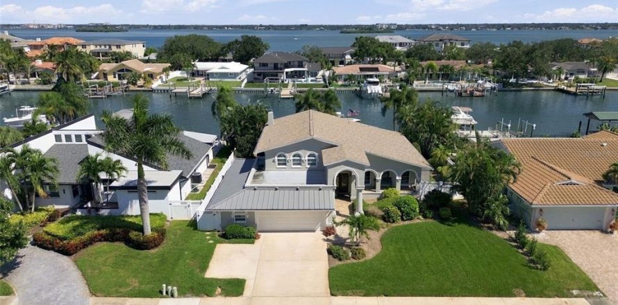 Villa ou maison à Clearwater, Floride 3 chambres, 278.43 m2 № 2418438