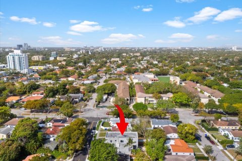 Casa en venta en Miami, Florida, 5 dormitorios, 290.04 m2 № 1480349 - foto 15