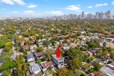 Casa en venta en Miami, Florida, 5 dormitorios, 290.04 m2 № 1480349 - foto 10