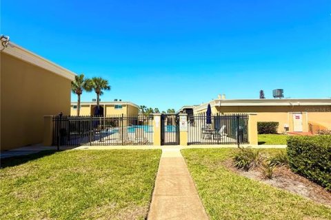 Condominio en venta en Casselberry, Florida, 1 dormitorio, 71.35 m2 № 2116719 - foto 19