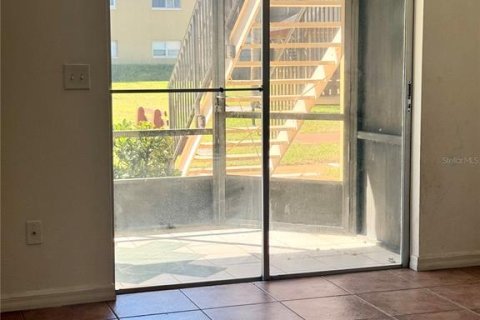 Condominio en venta en Casselberry, Florida, 1 dormitorio, 71.35 m2 № 2116719 - foto 17