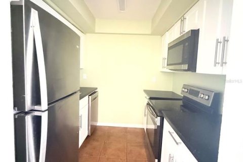 Condominio en venta en Casselberry, Florida, 1 dormitorio, 71.35 m2 № 2116719 - foto 5