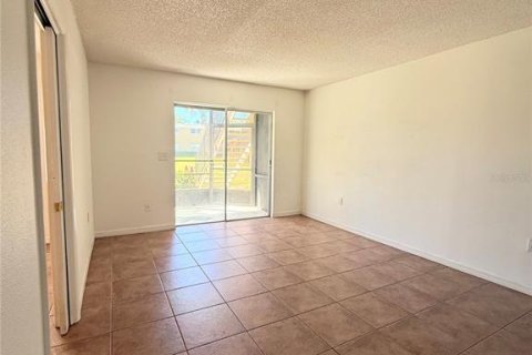 Condominio en venta en Casselberry, Florida, 1 dormitorio, 71.35 m2 № 2116719 - foto 14