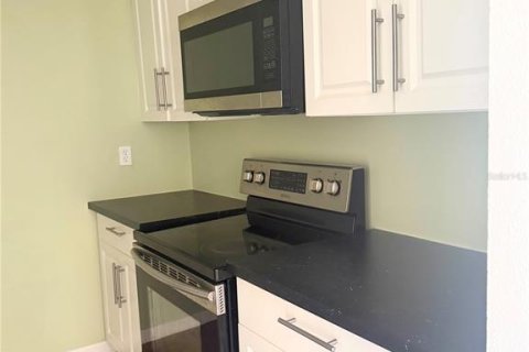Condominio en venta en Casselberry, Florida, 1 dormitorio, 71.35 m2 № 2116719 - foto 4