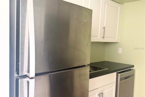 Condominio en venta en Casselberry, Florida, 1 dormitorio, 71.35 m2 № 2116719 - foto 3