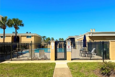 Condominio en venta en Casselberry, Florida, 1 dormitorio, 71.35 m2 № 2116719 - foto 18