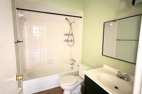Condominio en venta en Casselberry, Florida, 1 dormitorio, 71.35 m2 № 2116719 - foto 15