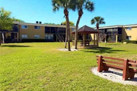 Condominio en venta en Casselberry, Florida, 1 dormitorio, 71.35 m2 № 2116719 - foto 24