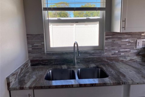 Casa en alquiler en Zephyrhills, Florida, 1 dormitorio, 33.44 m2 № 1827121 - foto 12