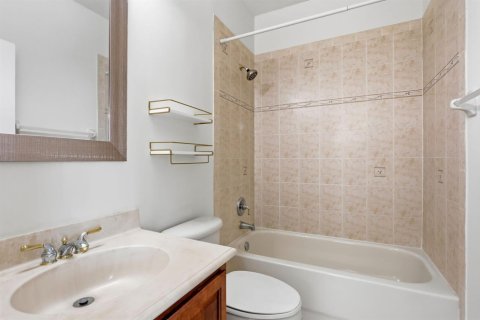 Touwnhouse à vendre à Hypoluxo, Floride: 3 chambres, 174.28 m2 № 2191768 - photo 30