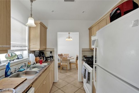 Commercial property in Hollywood, Florida 210.33 sq.m. № 2067491 - photo 20