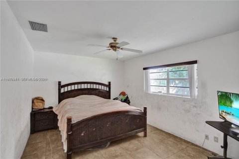 Commercial property in Hollywood, Florida 210.33 sq.m. № 2067491 - photo 12