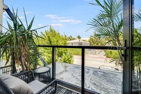 Condo in Miami Beach, Florida, 1 bedroom № 2081467 - photo 19