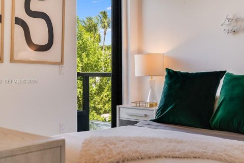 Condo in Miami Beach, Florida, 1 bedroom № 2081467 - photo 18