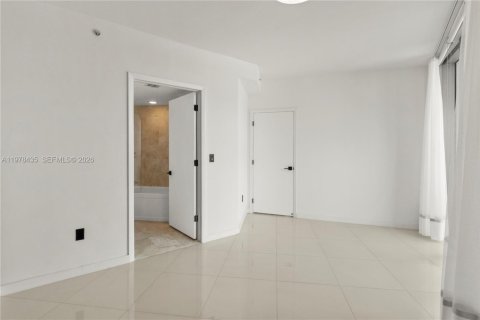 Снять в аренду кондоминиум в Майами, Флорида 2 спальни, 104.05м2, № 2043931 - фото 23