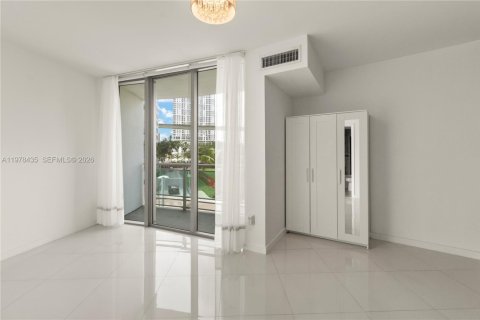 Снять в аренду кондоминиум в Майами, Флорида 2 спальни, 104.05м2, № 2043931 - фото 25