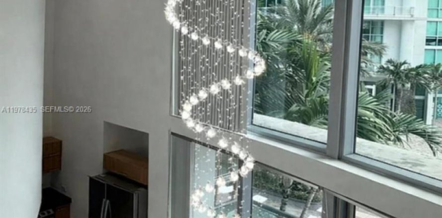 Кондоминиум с 2 спальнями в Майами, Флорида № 2043931