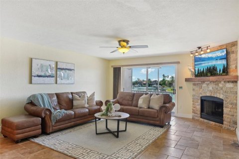 Touwnhouse à louer à Tierra Verde, Floride: 2 chambres, 153.29 m2 № 2106997 - photo 4