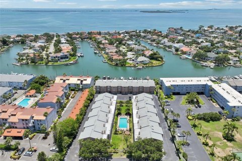 Touwnhouse à louer à Tierra Verde, Floride: 2 chambres, 153.29 m2 № 2106997 - photo 2