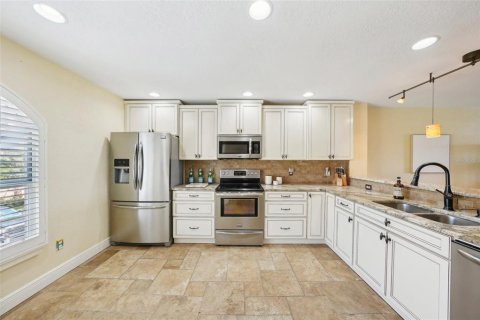Touwnhouse à louer à Tierra Verde, Floride: 2 chambres, 153.29 m2 № 2106997 - photo 16