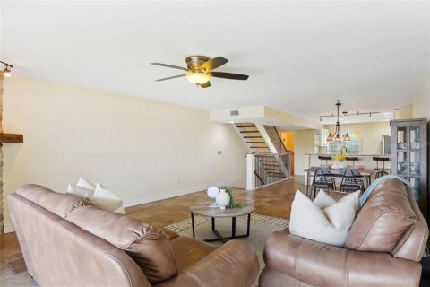 Touwnhouse à louer à Tierra Verde, Floride: 2 chambres, 153.29 m2 № 2106997 - photo 6