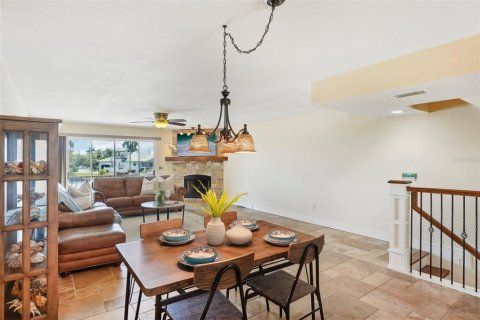 Touwnhouse à louer à Tierra Verde, Floride: 2 chambres, 153.29 m2 № 2106997 - photo 13