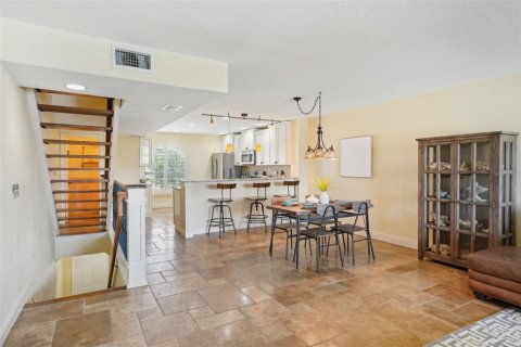 Touwnhouse à louer à Tierra Verde, Floride: 2 chambres, 153.29 m2 № 2106997 - photo 15