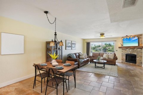 Touwnhouse à louer à Tierra Verde, Floride: 2 chambres, 153.29 m2 № 2106997 - photo 12